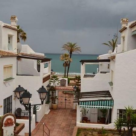 Puerto De La Duquesa Beach Apartment Castillo de Sabinillas Bagian luar foto