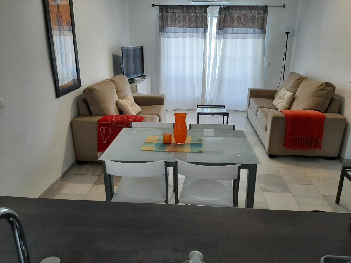 Puerto De La Duquesa Beach Apartment Castillo de Sabinillas Bagian luar foto