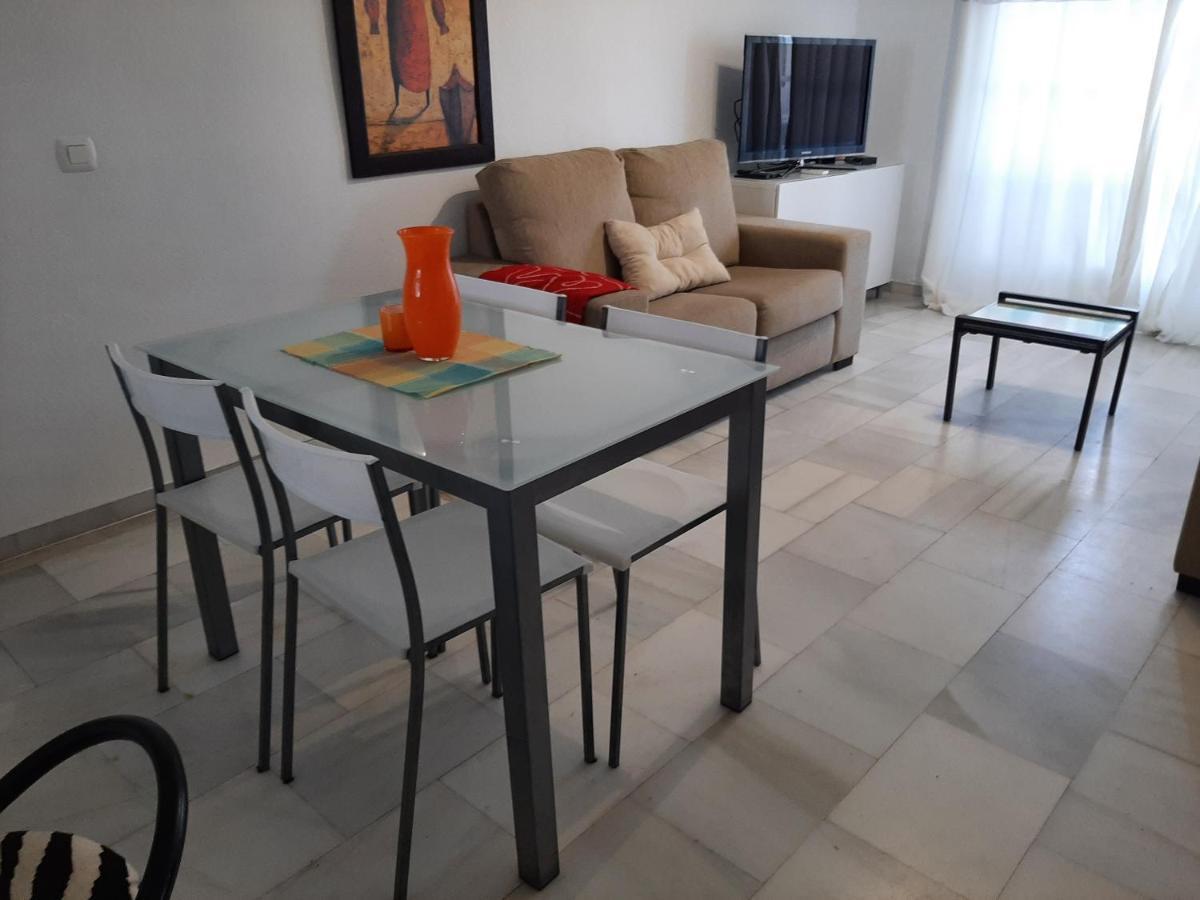 Puerto De La Duquesa Beach Apartment Castillo de Sabinillas Bagian luar foto