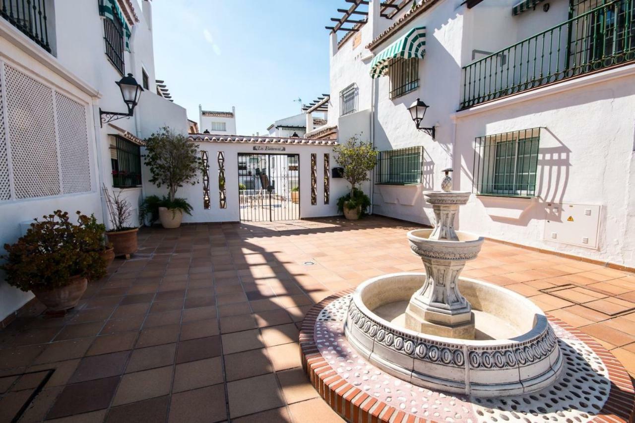 Puerto De La Duquesa Beach Apartment Castillo de Sabinillas Bagian luar foto