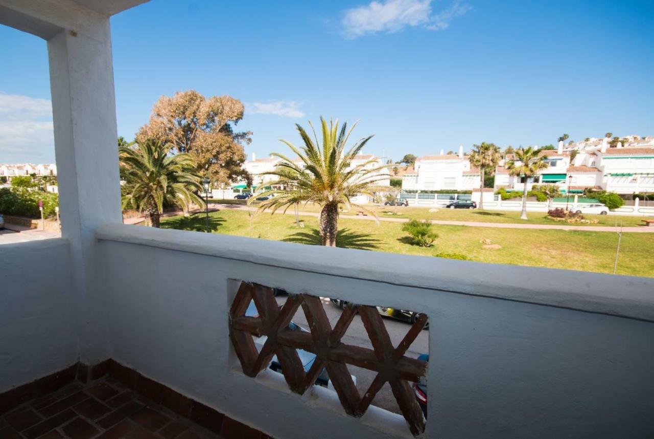 Puerto De La Duquesa Beach Apartment Castillo de Sabinillas Bagian luar foto