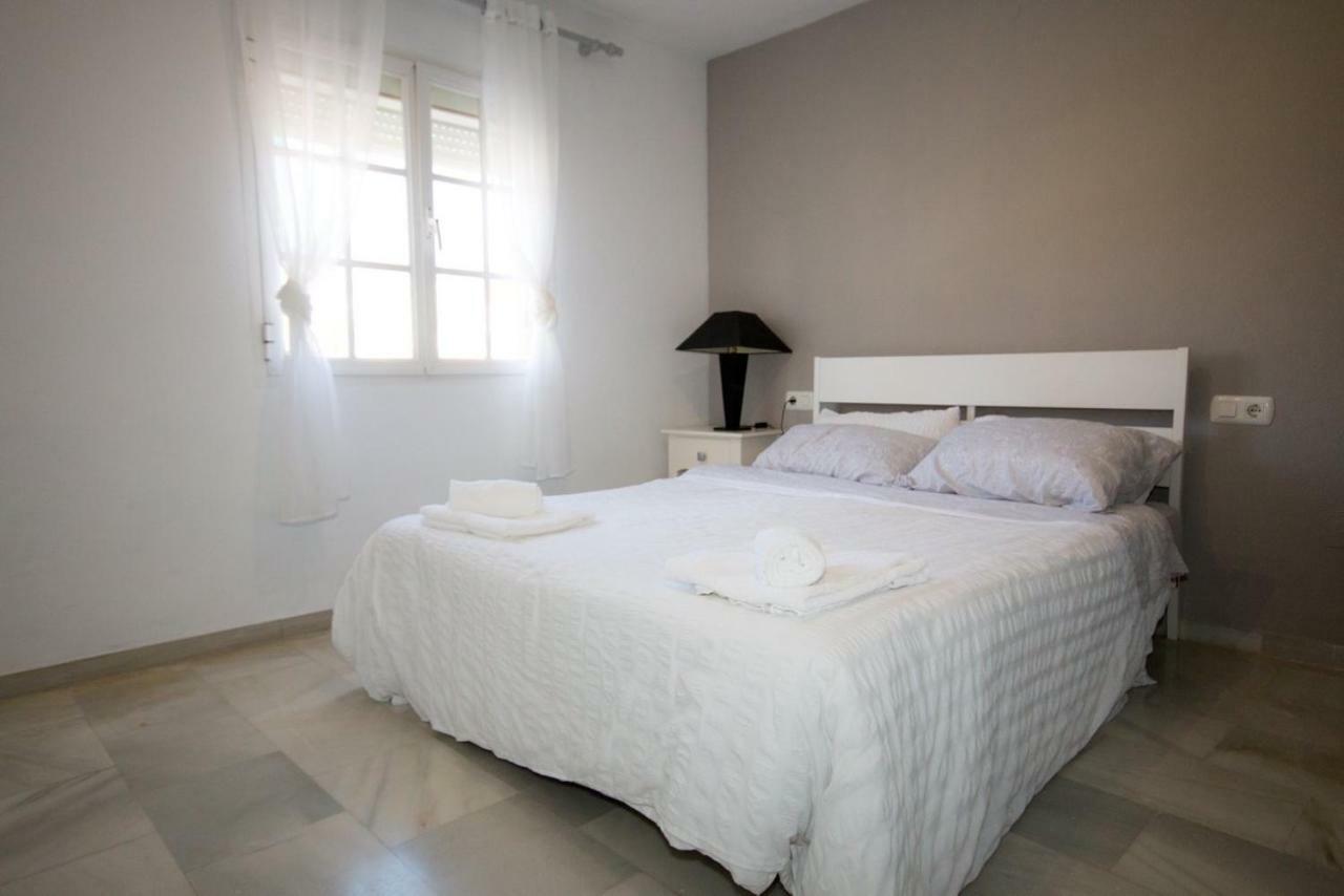 Puerto De La Duquesa Beach Apartment Castillo de Sabinillas Bagian luar foto