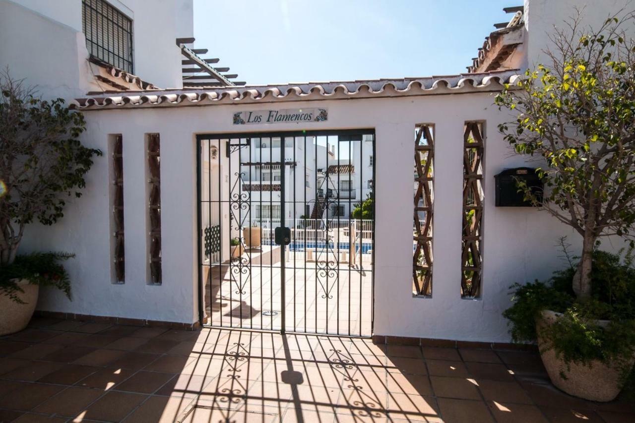 Puerto De La Duquesa Beach Apartment Castillo de Sabinillas Bagian luar foto