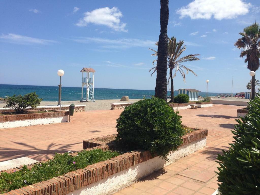 Puerto De La Duquesa Beach Apartment Castillo de Sabinillas Bagian luar foto